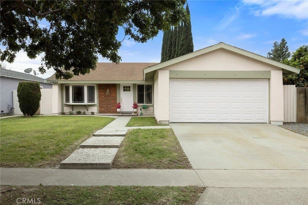 3 bedroom house for sale at 11524 Jerry St Cerritos - $1,100,000