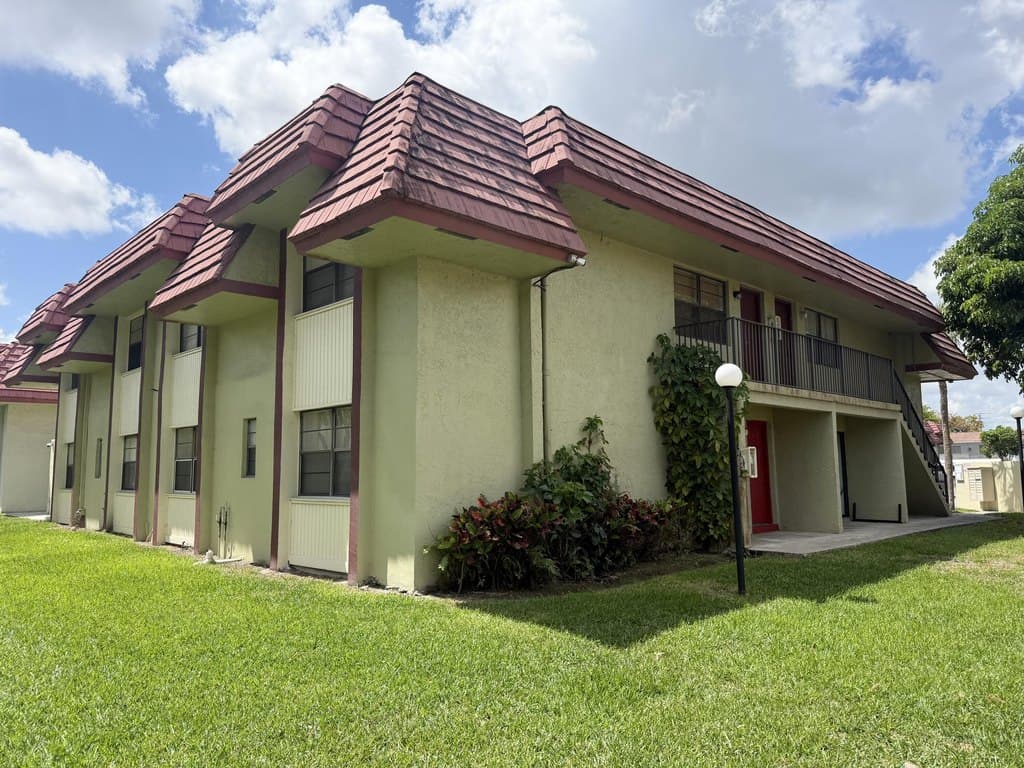 2 bedroom condo for sale at 3253 NW 104th Ave Unit 3253 Coral Springs - $198,000