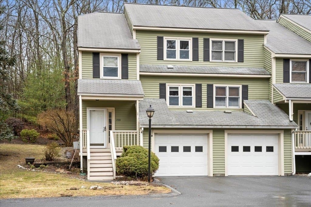 2 bedroom condo for sale at 235 Heritage Dr Unit 235 Northbridge - $399,900