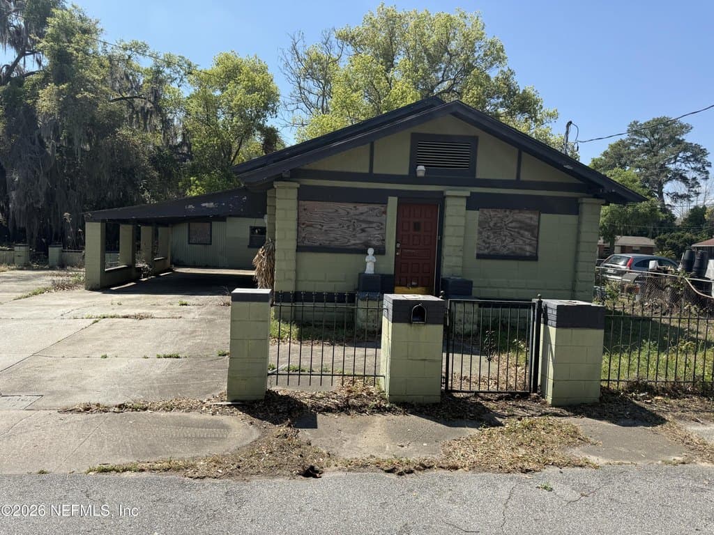 2 bedroom house for sale at 2576 Lewis St Jacksonville - $86,900