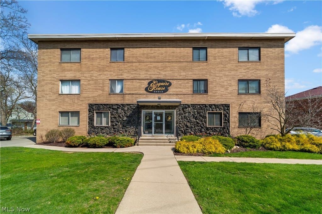 2 bedroom condo for sale at 20312 Lorain Rd Apt 108 Fairview Park 44126 - $105,000