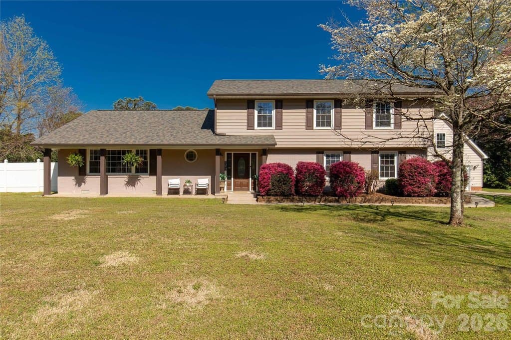 5 bedroom house for sale at 1212 Pinecrest Dr Rock Hill - $569,999