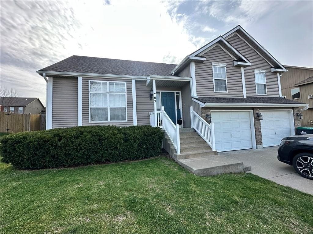 3 bedroom house for sale at 702 NW Eagle Dr Grain Valley 64029 - $329,900