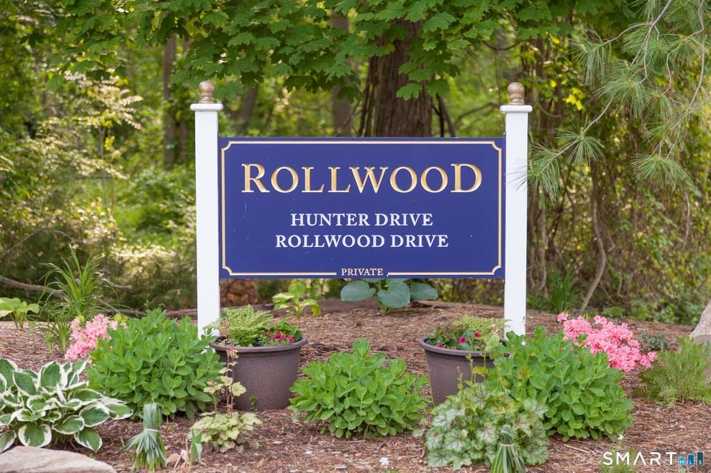 2 bedroom townhouse for sale at 6 Rollwood Dr Guilford Center 06437 - $599,900