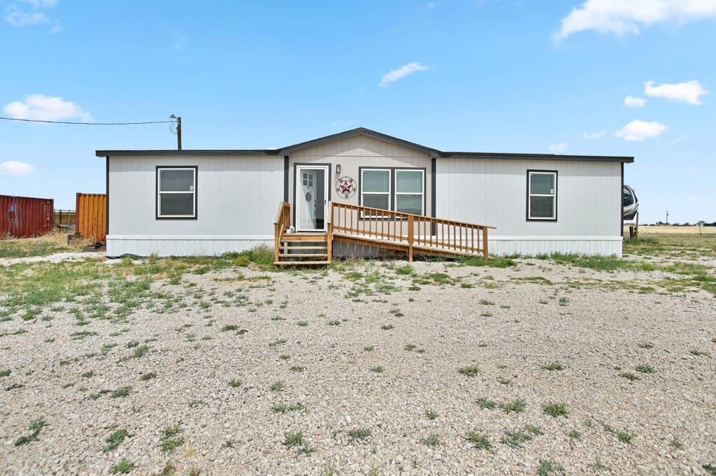 3 bedroom mobile home for sale at 3503 E FM 597 Abernathy - $250,000