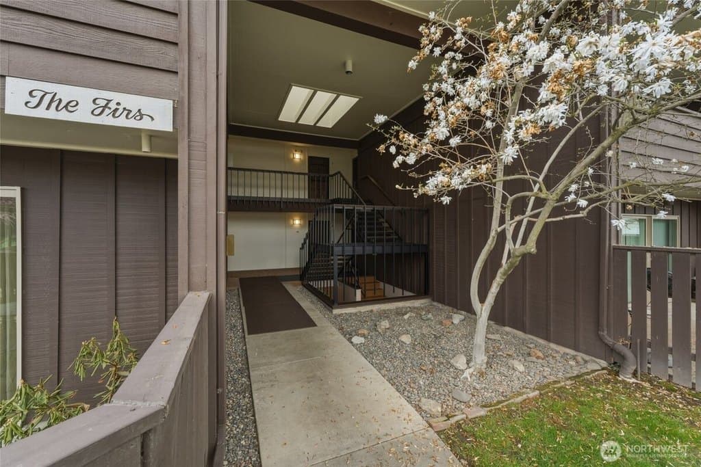 2 bedroom condo for sale at 364 Catherine St Apt F9 Walla Walla 99362 - $299,900