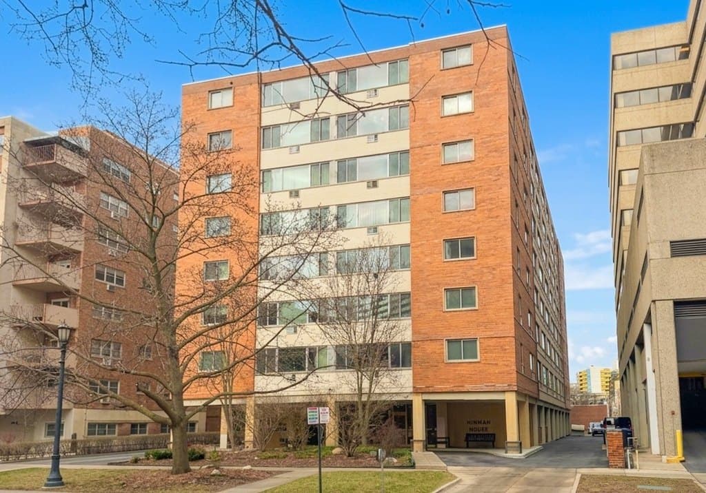 2 bedroom condo for sale at 1516 Hinman Ave Apt 603 Evanston 60201 - $329,000