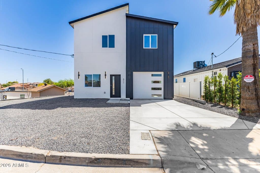 3 bedroom house for sale at 611 E Agua Fria Ln Avondale 85323 - $369,900