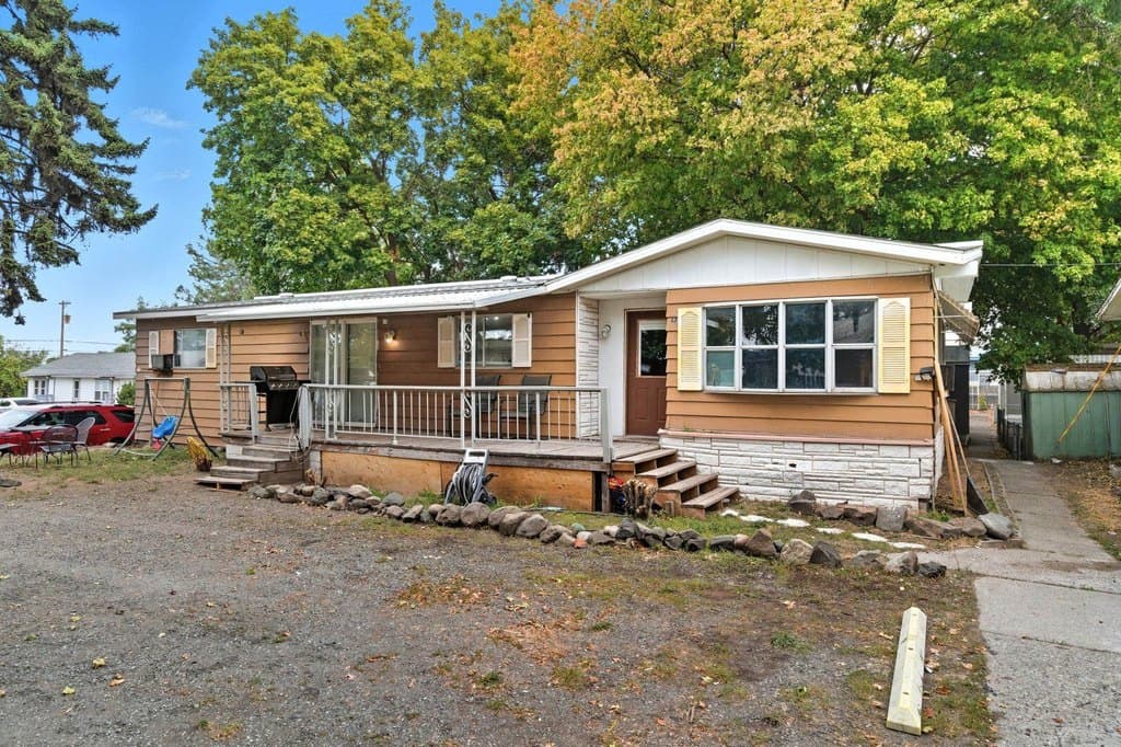 2 bedroom mobile home for sale at 12823 W 13th Ave Airway Heights - $36,000
