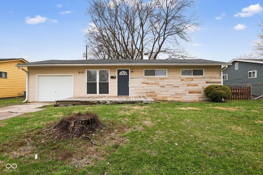 3 bedroom house for sale at 2118 Newcomer Ln Beech Grove - $129,900