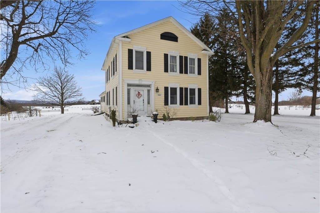 4 bedroom house for sale at 8361 State Route 5 # 20 Bloomfield - $699,900