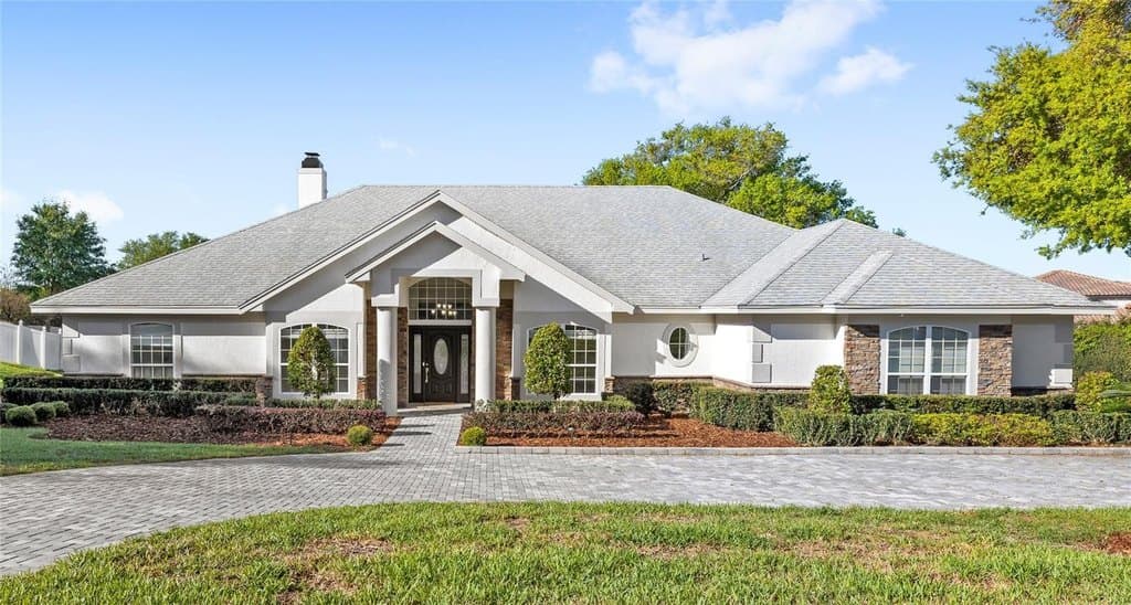 4 bedroom house for sale at 2722 Park Royal Dr Windermere 34786 - $950,000