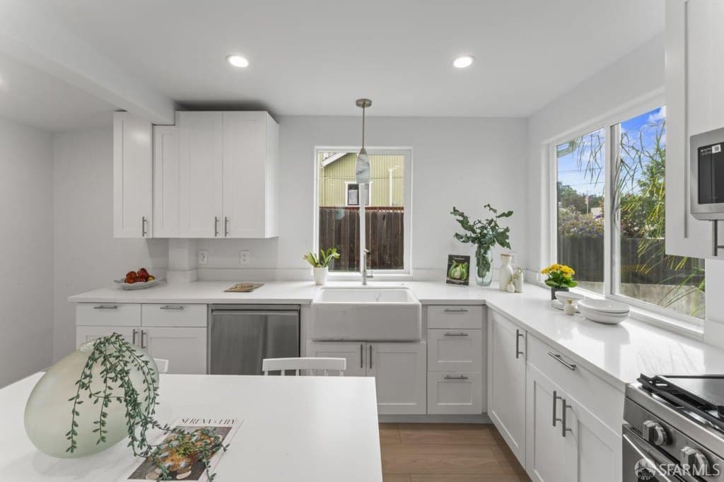 2 bedroom house for sale at 335 Monterey St Brisbane - $799,000