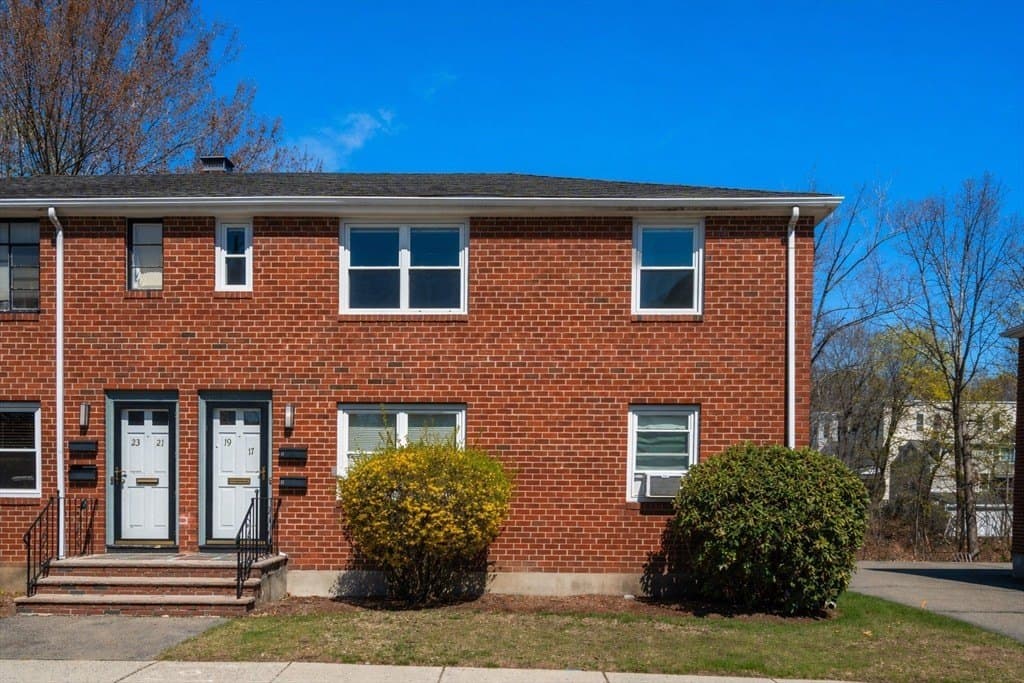 1 bedroom condo for sale at 19 Thayer Rd Unit 19 Belmont 02478 - $419,000