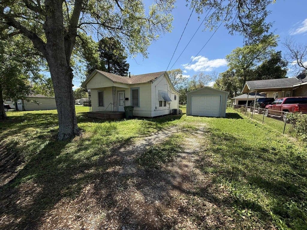 1 bedroom house for sale at 1411 Green Ave Port Arthur 77642 - $55,000