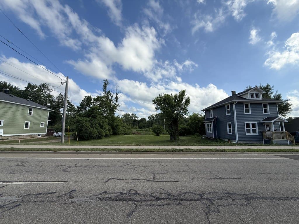 land for sale at 4309 W Michigan Ave Kalamazoo - $189,000