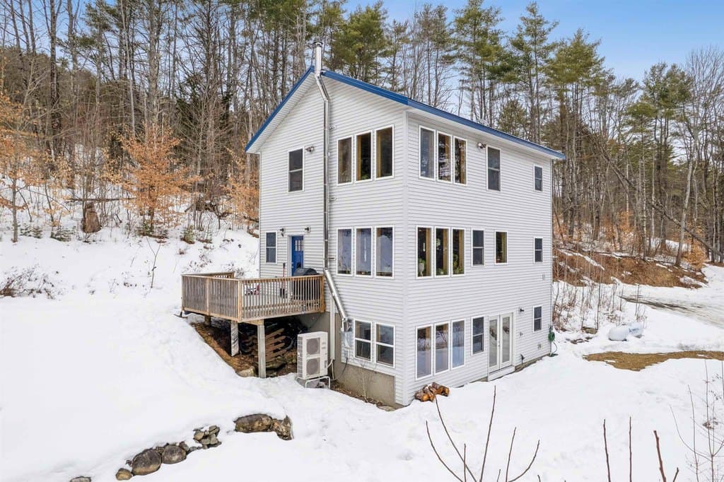 2 bedroom house for sale at 483 N Pleasant St Bradford - $475,000