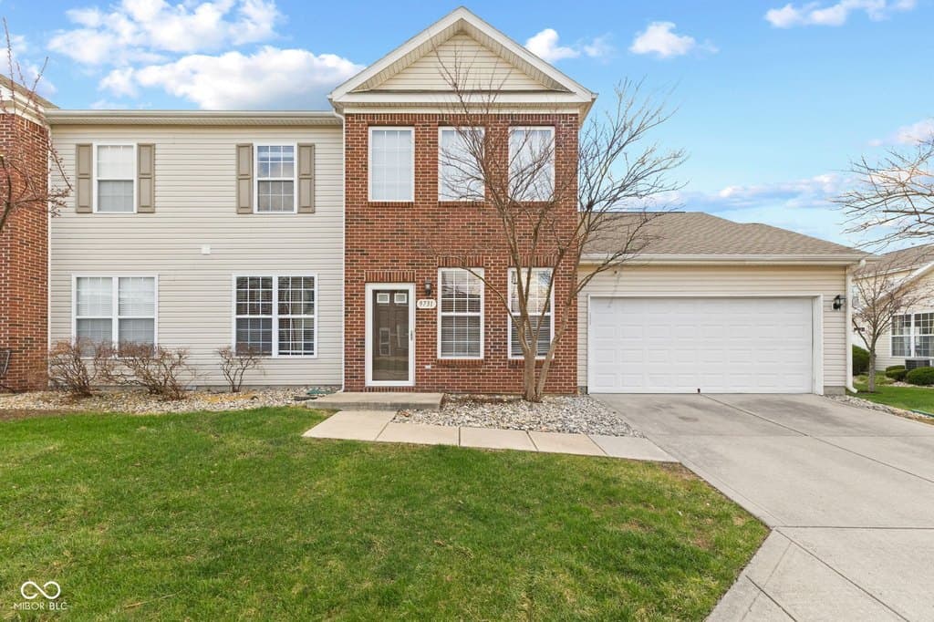 2 bedroom townhouse for sale at 9731 Green Knoll Dr Noblesville 46060 - $275,000