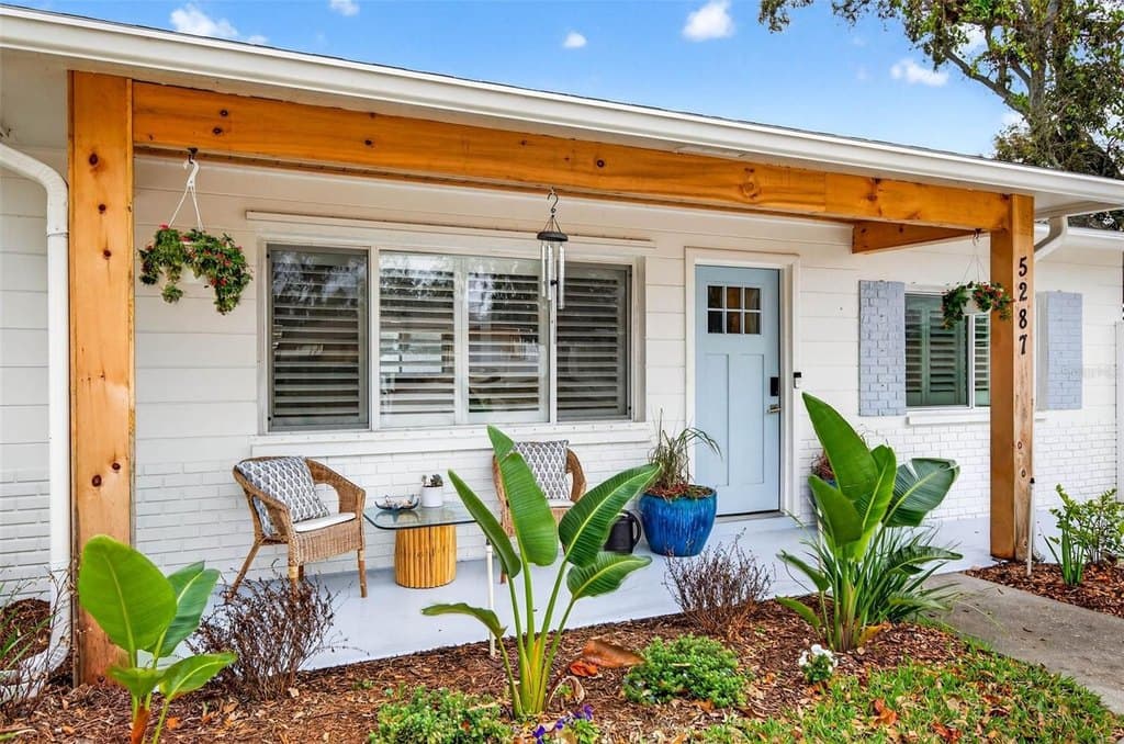 3 bedroom house for sale at 5287 99th Way N Bay Pines - $529,900