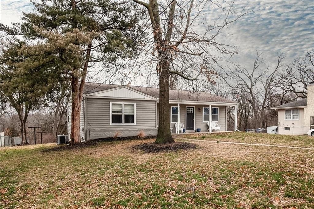 3 bedroom house for sale at 541 S Bluegrass Dr Bonner Springs - $265,000