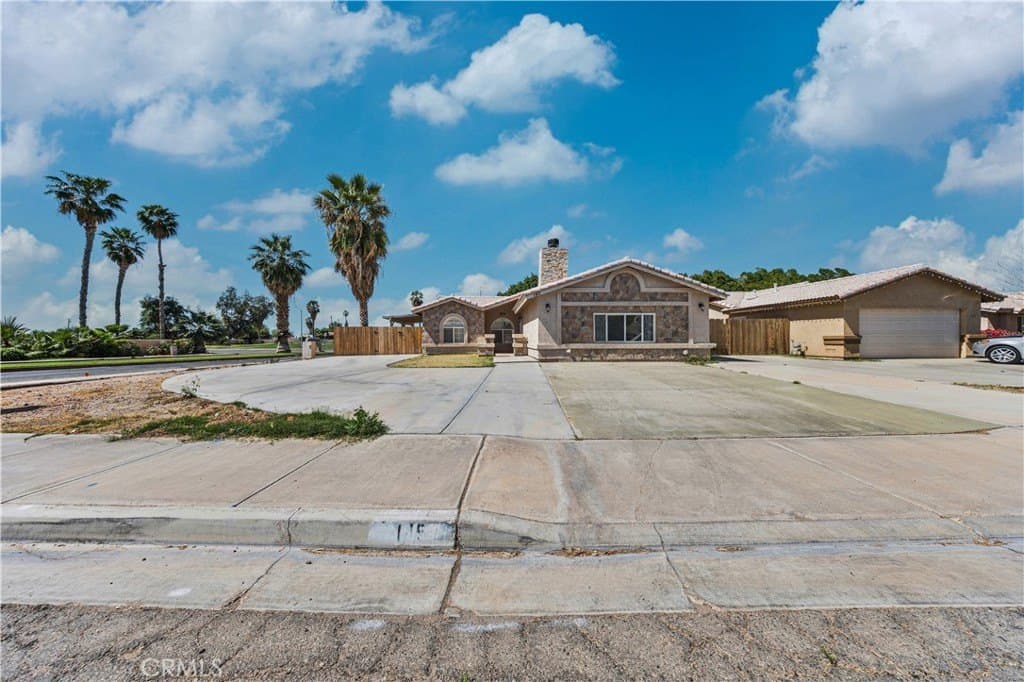 3 bedroom house for sale at 145 Eunice Cir Blythe - $295,000