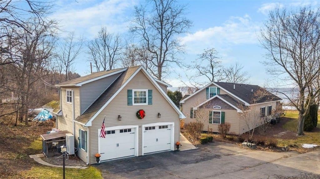 5 bedroom house for sale at 13 Main St Aurora - $998,800