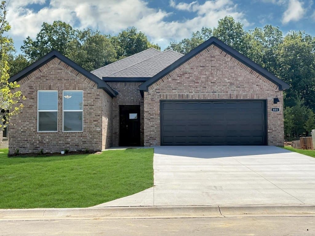 4 bedroom house for sale at 610 Riley Ln Maumelle 72113 - $329,800