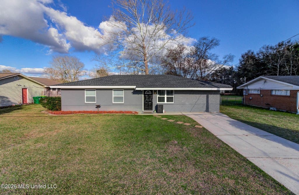4 bedroom house for sale at 10628 Oak St Latimer 39565 - $180,000
