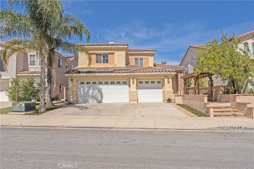 4 bedroom house for sale at 17425 Honey Maple St Santa Clarita - $1,050,000