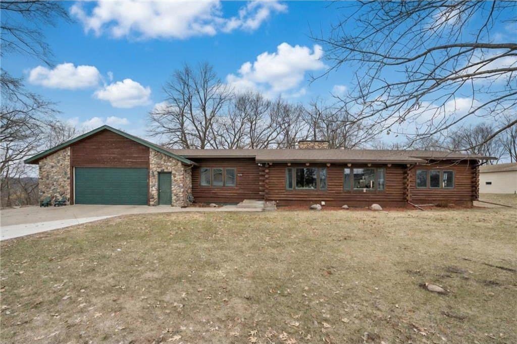 4 bedroom house for sale at 830 W Church St Belle Plaine - $399,900