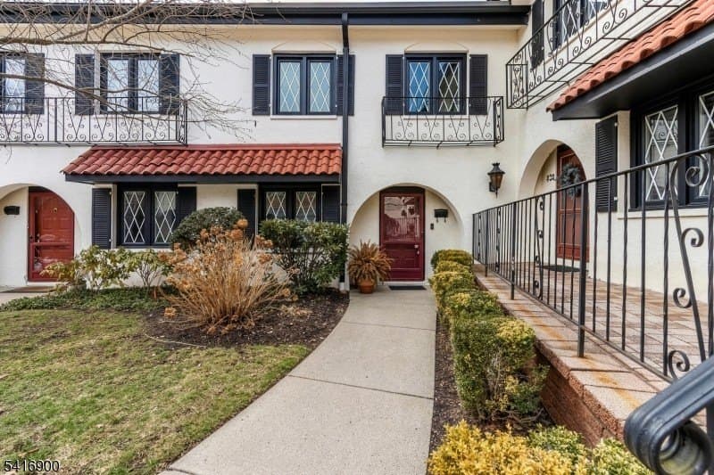 2 bedroom condo for sale at 14G Dorado Dr Unit G Morristown 07960 - $525,000
