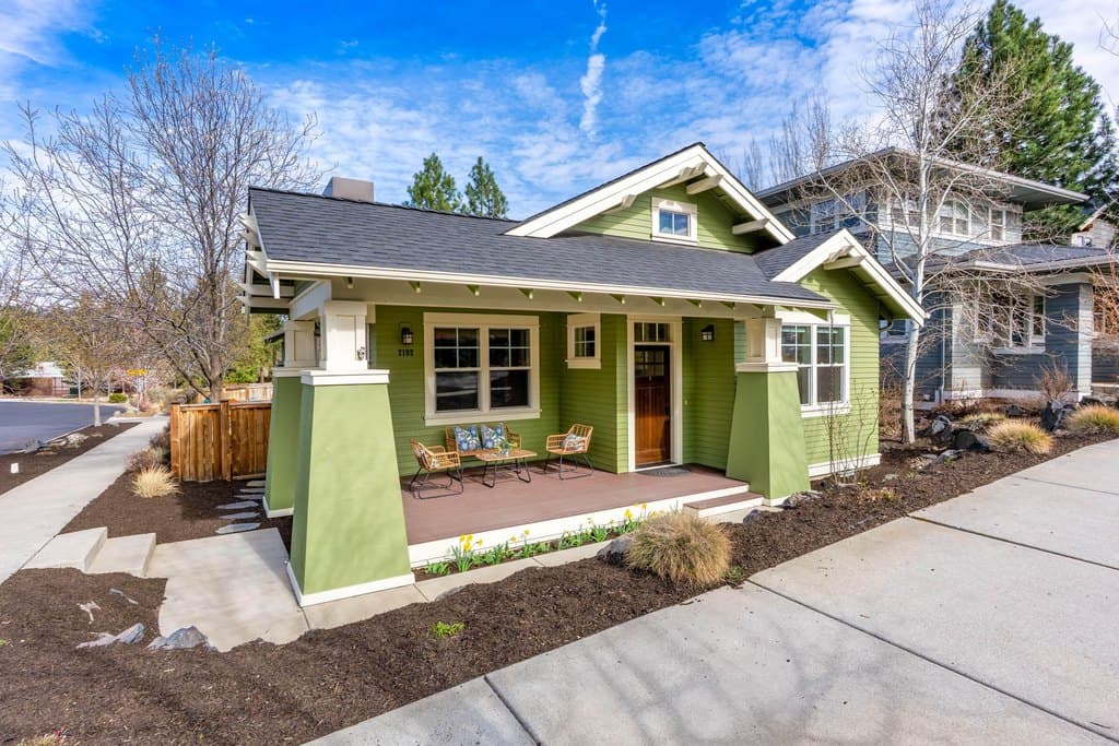 3 bedroom house for sale at 2192 NW Lemhi Pass Dr Bend - $895,000