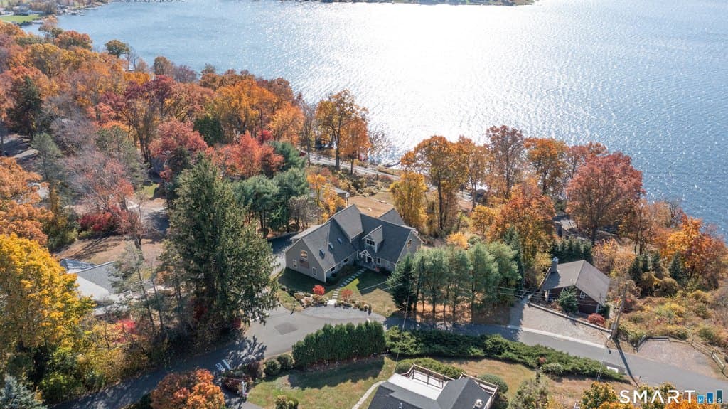 5 bedroom house for sale at 54 Indian Trl Candlewood Lake Club - $2,225,000