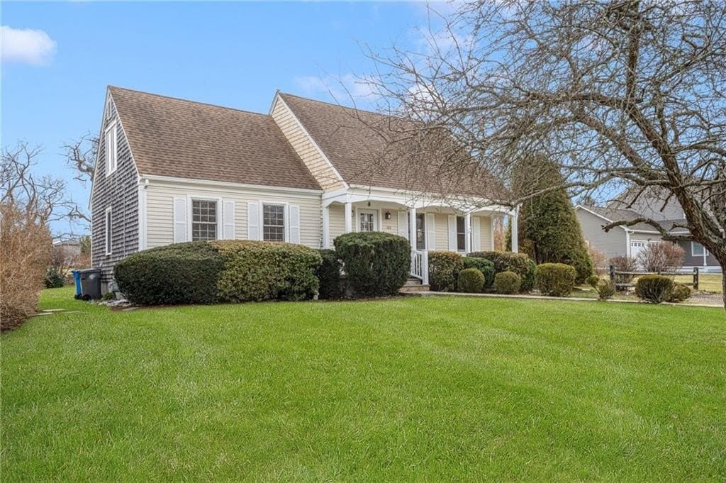 4 bedroom house for sale at 103 Gossets Turn Dr Middletown 02842 - $945,000