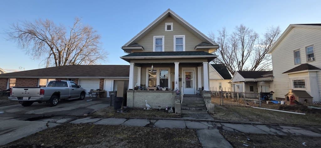 3 bedroom house for sale at 110 W Jackson St Abingdon - $134,900