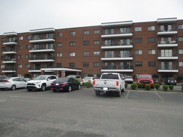 3 bedroom condo for sale at 200 Sanders Ferry Rd Apt 2301 Hendersonville 37075 - $300,000