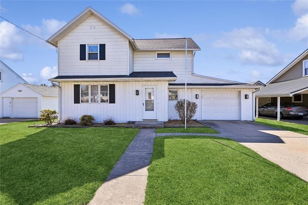 2 bedroom house for sale at 209 Fremont St SW Blairstown - $159,900
