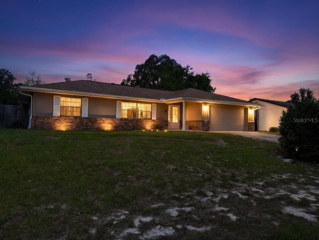 3 bedroom house for sale at 2014 Dearing Ave Deltona 32725 - $260,000