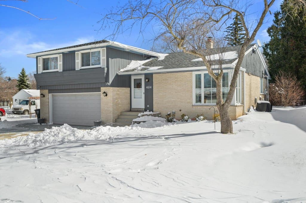 3 bedroom house for sale at 4614 N 107th St Wauwatosa - $409,000