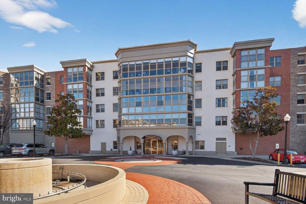 2 bedroom condo for sale at 19360 Magnolia Grove Sq Unit 108 Leesburg 20176 - $359,500