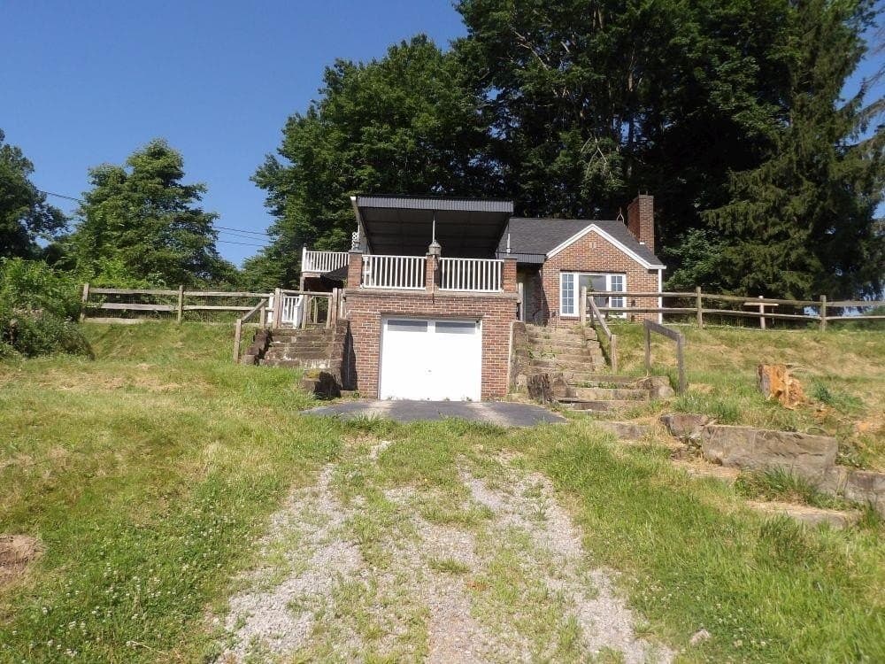 4 bedroom house for sale at 7477 Big Beaver Blvd Big Beaver - $76,150