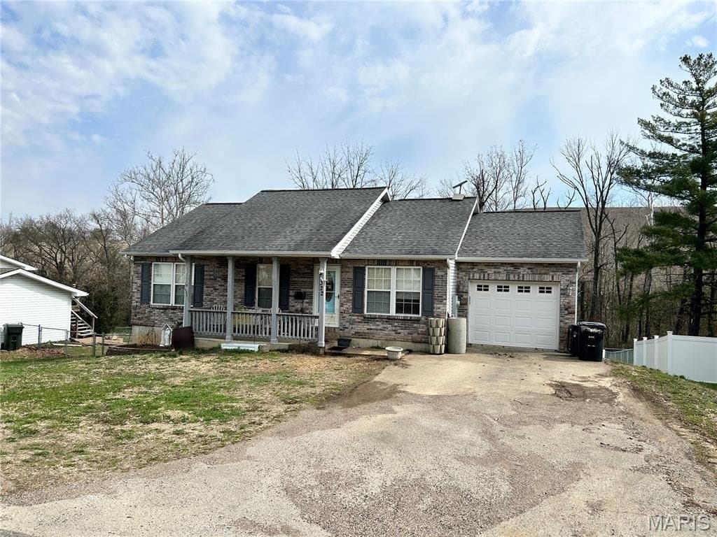 3 bedroom house for sale at 322 Young St Bonne Terre - $245,000