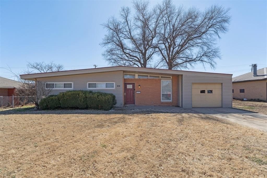 4 bedroom house for sale at 307 Fairview Ave Blackwell - $119,900