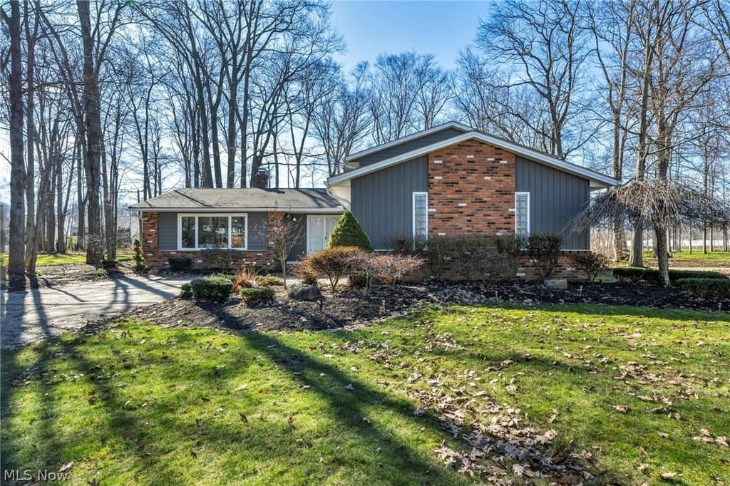 4 bedroom house for sale at 6458 Foxboro Dr Mayfield - $460,000