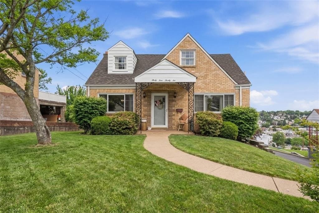 3 bedroom house for sale at 3422 Lockridge Rd Castle Shannon - $249,000