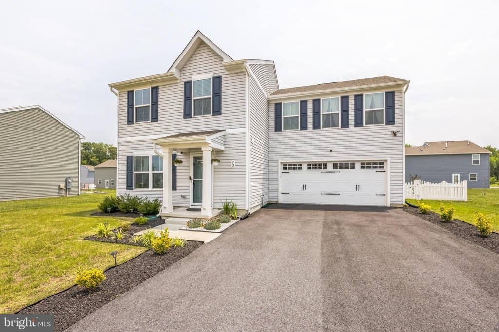 4 bedroom house for sale at 32 Mudstone Rd Dover 19904 - $395,000
