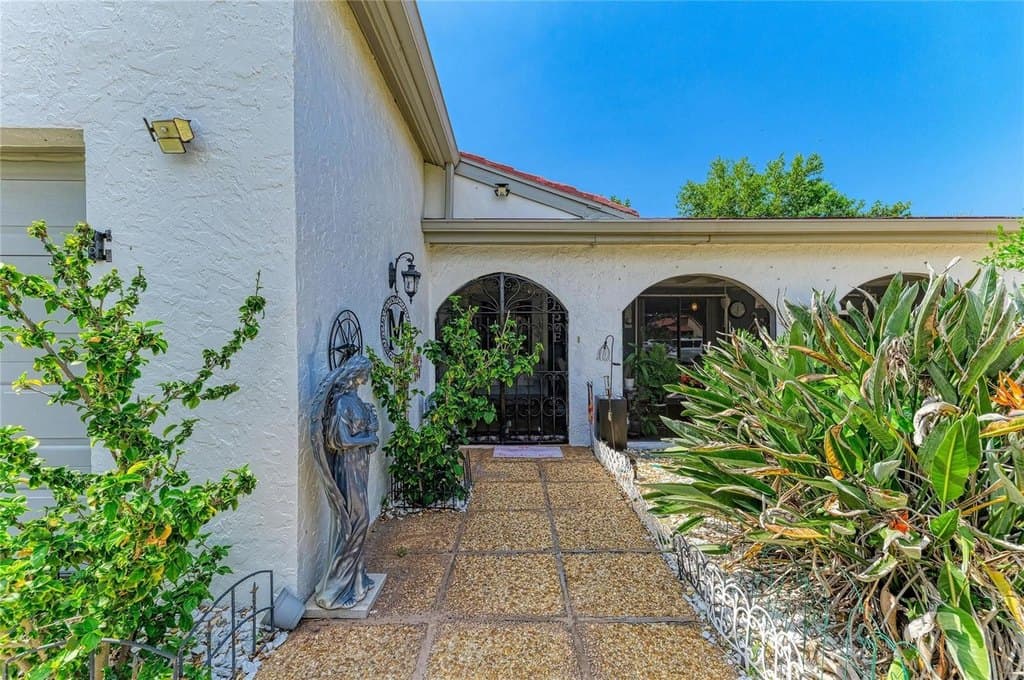 3 bedroom house for sale at 7236 Las Casas Dr Sarasota - $439,000