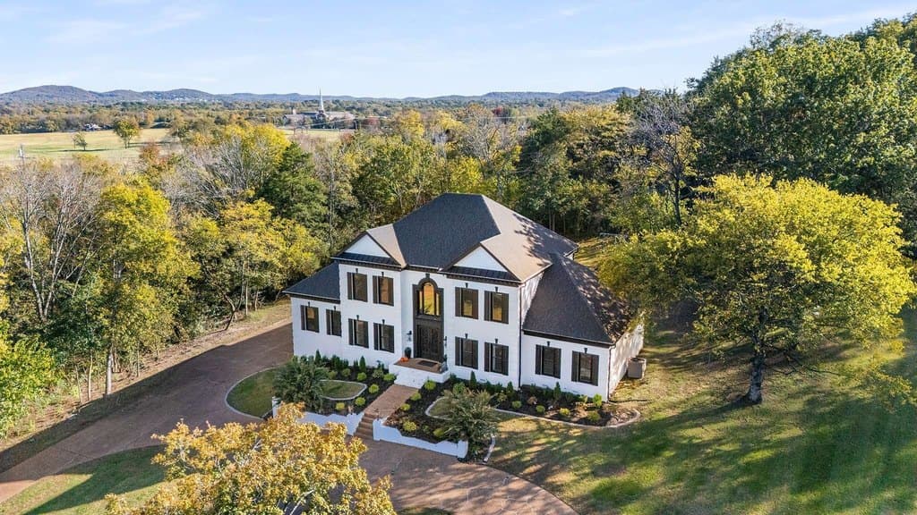 4 bedroom house for sale at 5093 Heathrow Blvd Brentwood 37027 - $2,395,000