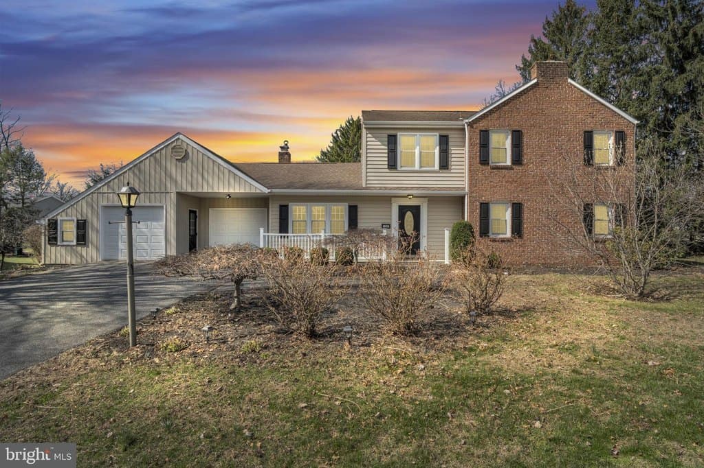 4 bedroom house for sale at 1200 Sadler Dr Carlisle - $389,900