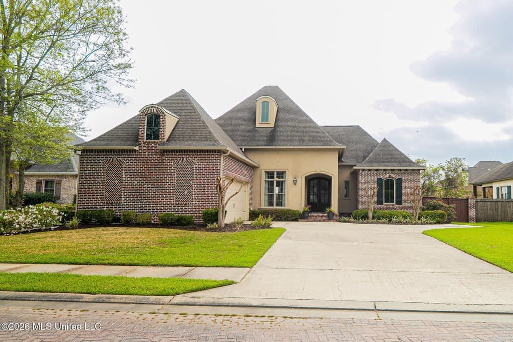 4 bedroom house for sale at 398 Goose Pointe Blvd Biloxi 39531 - $525,000